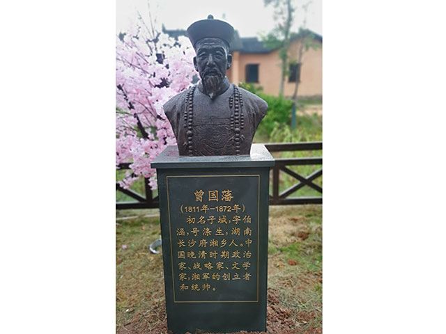 人(rén)物(wù)雕塑