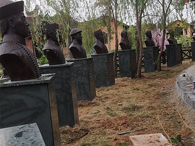 人(rén)物(wù)雕塑